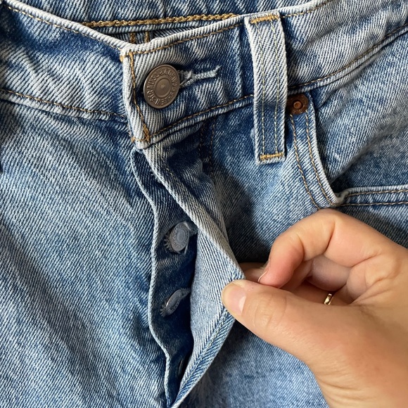 Levi's 501s Skinny Jeans Light Wash - Picture 4 of 6